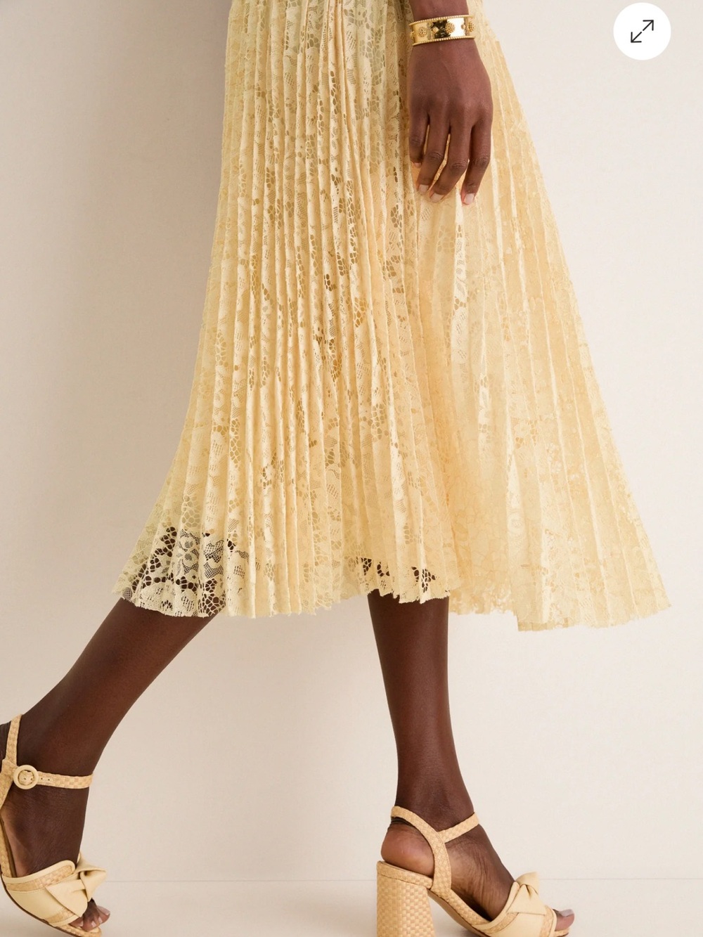 Astr The Label Caitlin Midi Dress -NEW WITH TAGS - Picture 5 of 8